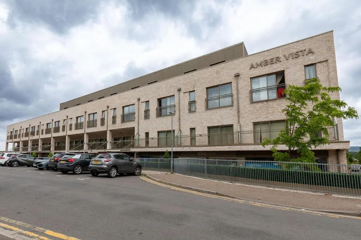 Supermarket, Restaurant & Parking Below With View Appartement Cardiff