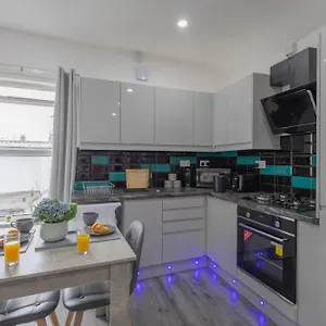 Spacious In Centre Cardiff